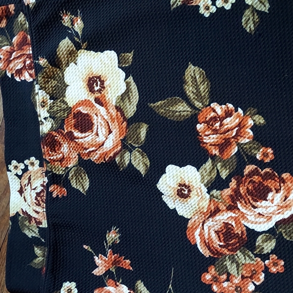 6 for $8 M&M skirt - Picture 2 of 7